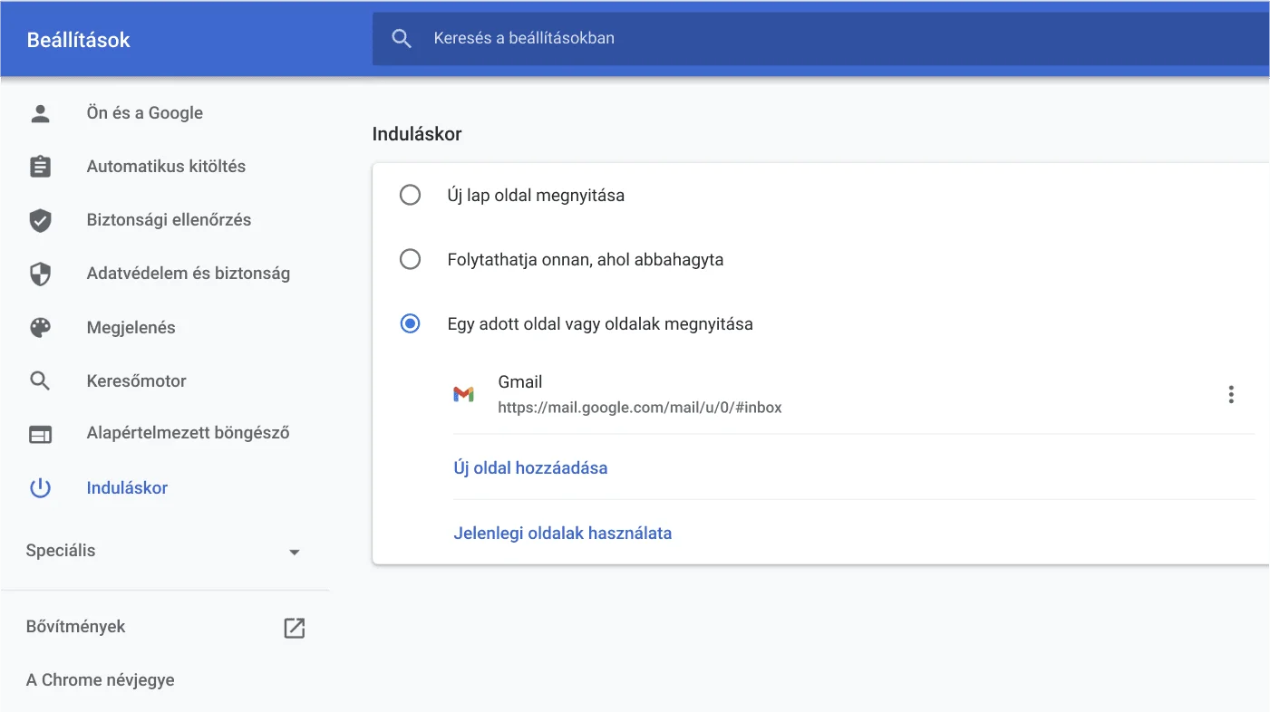 Az ablakban a Chrome böngésző beállításai láthatók, az Induláskor beállítási menüjével.